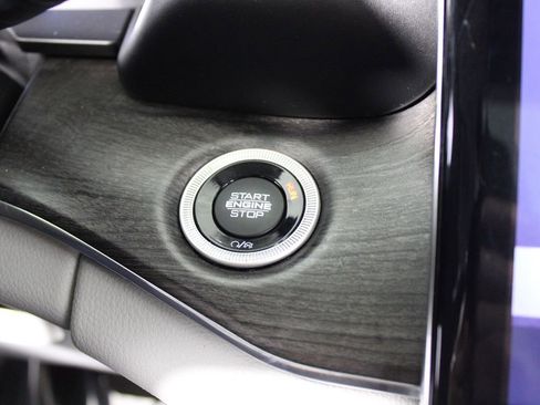 Used 2022 Jeep Grand Cherokee Overland w/ Luxury Tech Group IV image 9