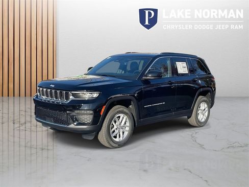 New 2025 Jeep Grand Cherokee Laredo X image 4