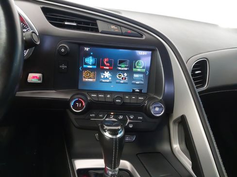 Used 2019 Chevrolet Corvette Stingray Coupe w/ Z51 1LT RWD image 21