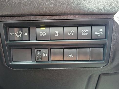 Used 2024 Toyota Tundra Limited w/ Power Package AWD/4WD image 28