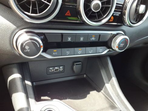 Certified 2023 Nissan Sentra SV FWD image 19