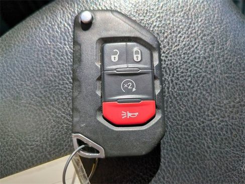 Used 2021 Jeep Wrangler Unlimited Sport S image 27
