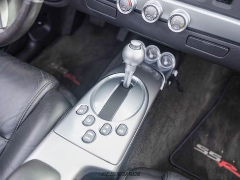 Used 2005 Chevrolet SSR w/ Preferred Equipment Group image 31