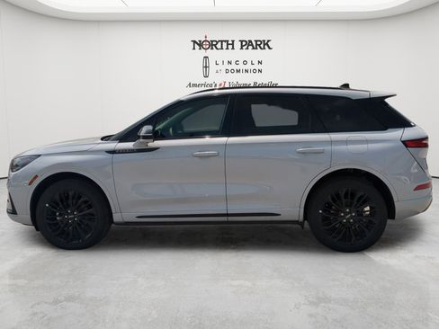 New 2026 Lincoln Corsair Premiere FWD image 6