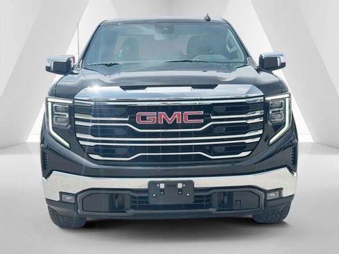 Used 2022 GMC Sierra 1500 SLT w/ X31 Off-Road Package AWD/4WD image 2