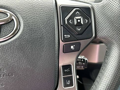 Used 2019 Toyota Tacoma SR5 RWD image 27