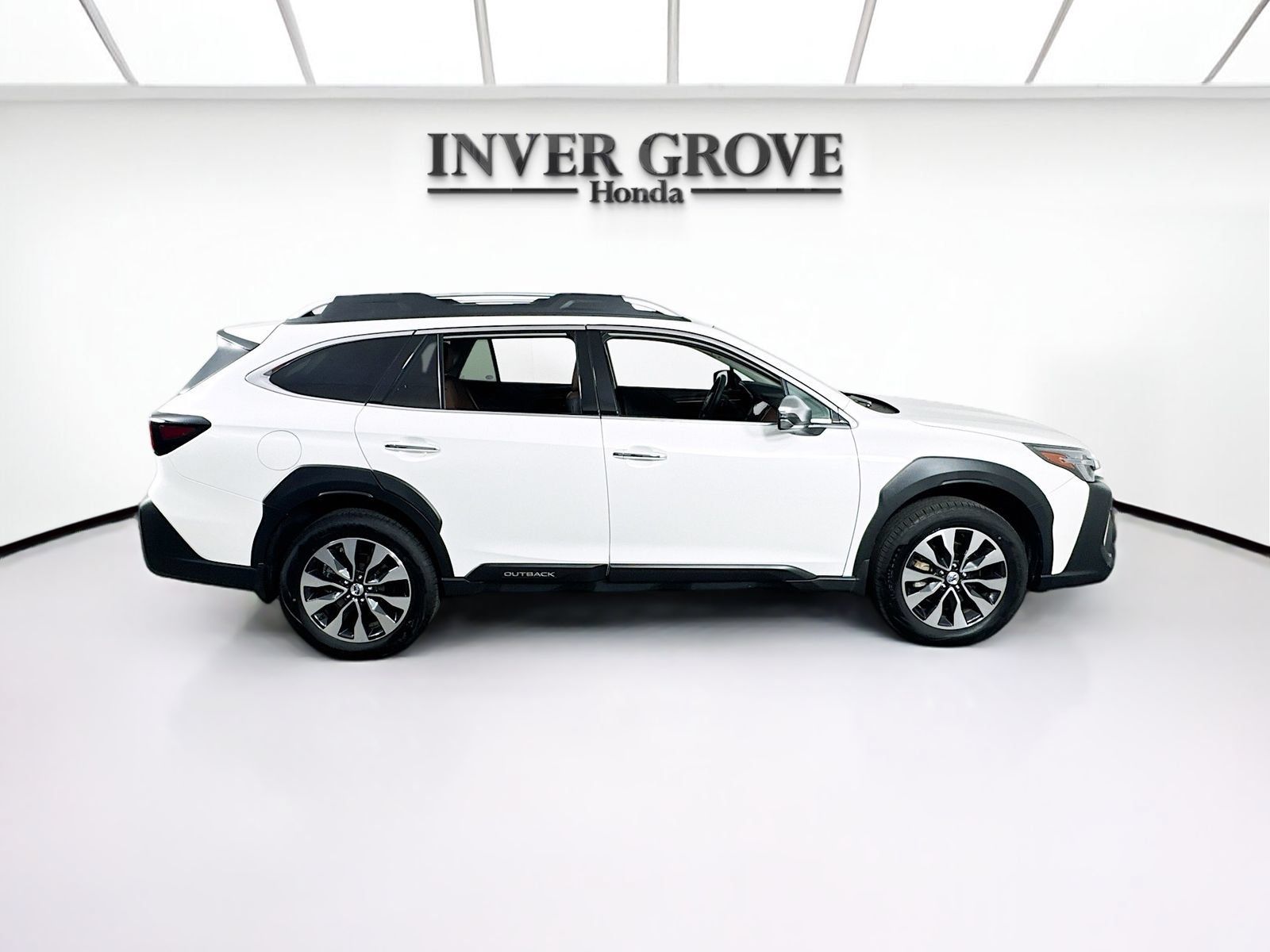 Used 2024 Subaru Outback Touring AWD/4WD image 4