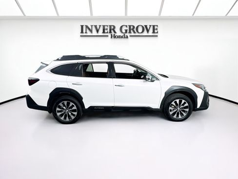 Used 2024 Subaru Outback Touring AWD/4WD image 4