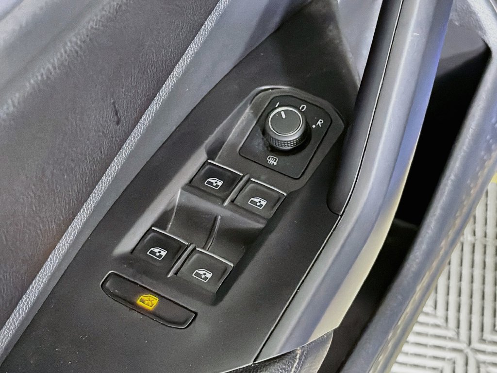 Used 2024 Volkswagen Jetta SE FWD image 21