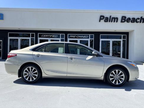 Used 2017 Toyota Camry FWD image 23