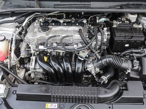 Used 2021 Toyota Corolla LE image 39