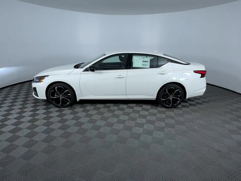 Certified 2025 Nissan Altima 2.5 SR AWD/4WD image 5