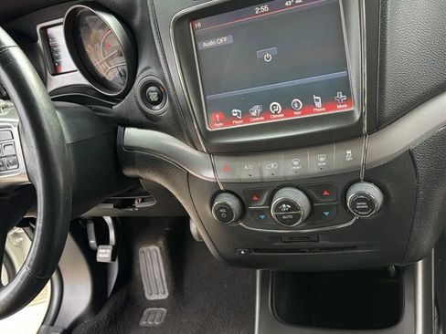 Used 2017 Dodge Journey Crossroad w/ Popular Equipment Group image 34