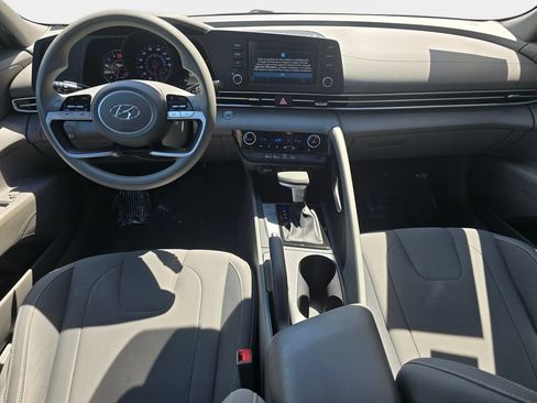 Used 2022 Hyundai Elantra SEL FWD image 10
