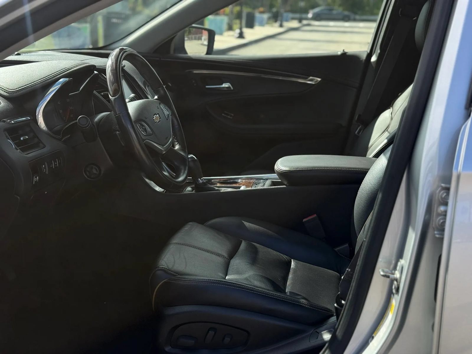 Used 2014 Chevrolet Impala LTZ FWD image 11