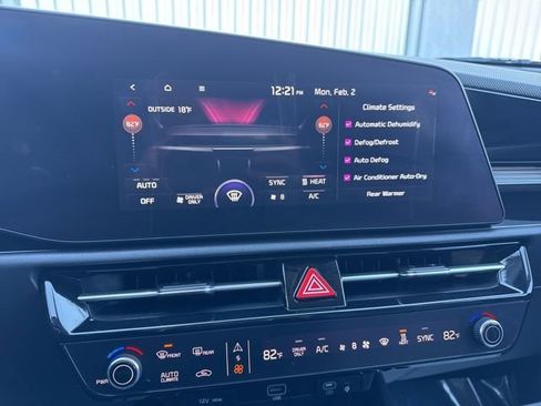 Used 2025 Kia Niro Wind w/ Wind Preserve Package image 21