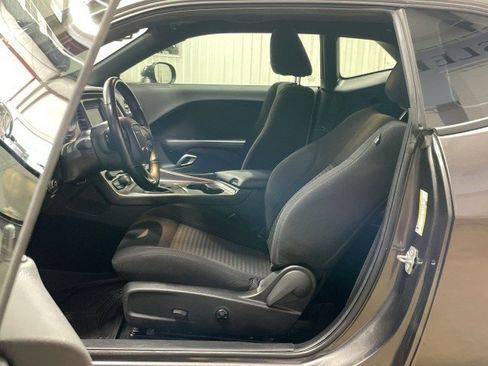 Used 2021 Dodge Challenger SXT w/ Driver Convenience Group image 15