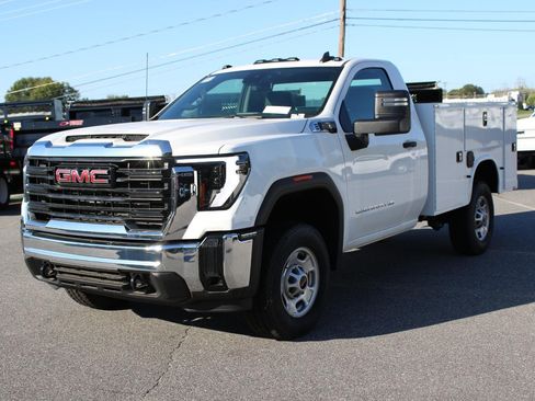 New 2024 GMC Sierra 2500 Pro RWD image 3