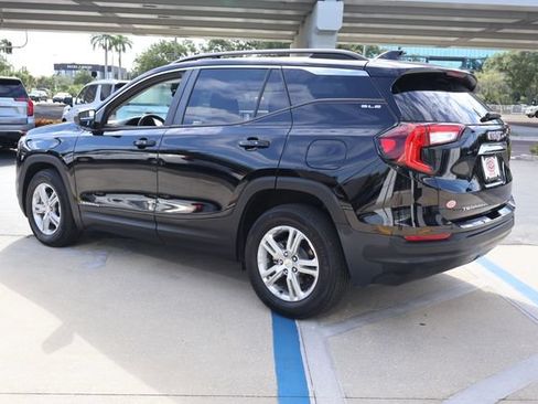 Used 2022 GMC Terrain SLE w/ Driver Convenience Package FWD image 5