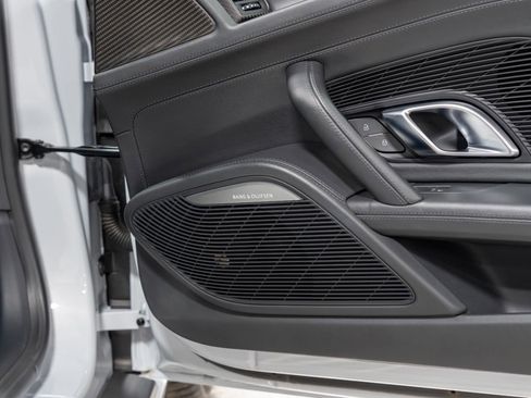 Used 2017 Audi R8 V10 plus w/ Full Leather Package image 81