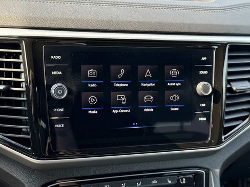 Used 2023 Volkswagen Atlas Cross Sport SE AWD/4WD image 4