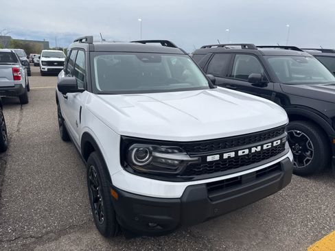 New 2026 Ford Bronco Sport Outer Banks w/ Outer Banks Tech Package+ AWD/4WD image 5