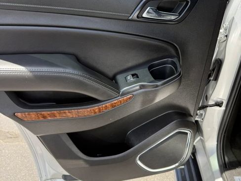 Used 2018 Chevrolet Tahoe Premier RWD image 15