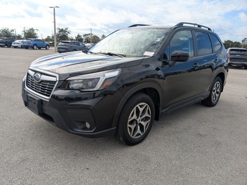 Used 2021 Subaru Forester Premium image 9
