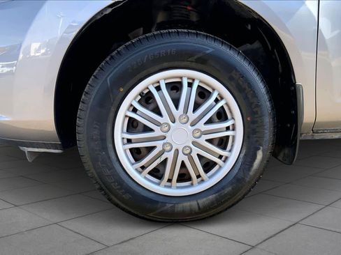 Used 2015 Nissan Rogue S image 11