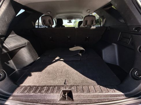 Used 2018 Chevrolet Equinox LT FWD image 25