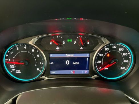 Used 2024 Chevrolet Equinox Premier image 11