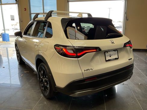 Used 2023 Honda HR-V Sport image 6