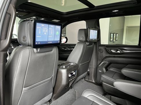 Used 2021 GMC Yukon Denali w/ Denali Premium Package AWD/4WD image 24
