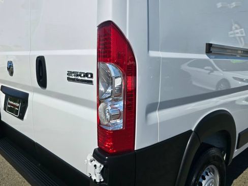 Used 2025 RAM ProMaster 2500 w/ Safety Group FWD image 24