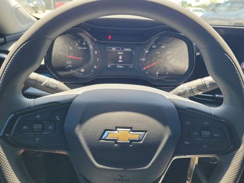 Certified 2025 Chevrolet Trax LS image 17