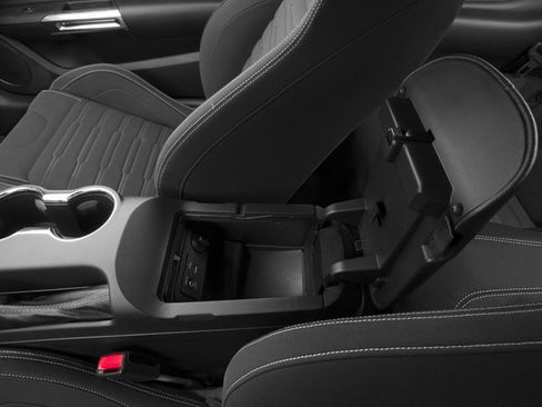 Used 2017 Ford Mustang GT RWD image 18