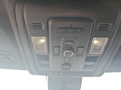 Certified 2023 Chevrolet Suburban High Country AWD/4WD image 15