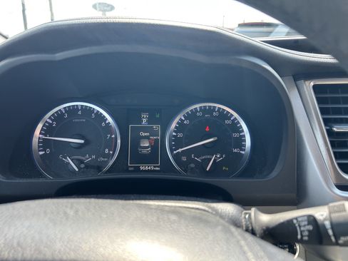 Used 2016 Toyota Highlander Limited Platinum AWD/4WD image 16