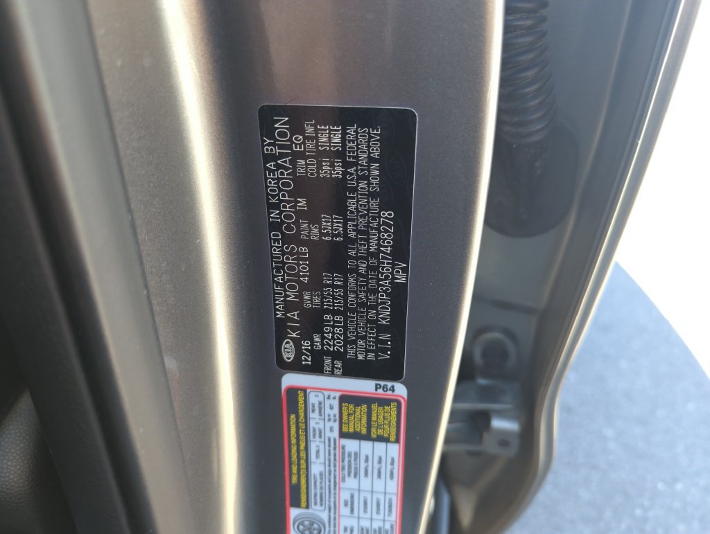 Used 2017 Kia Soul + FWD image 38