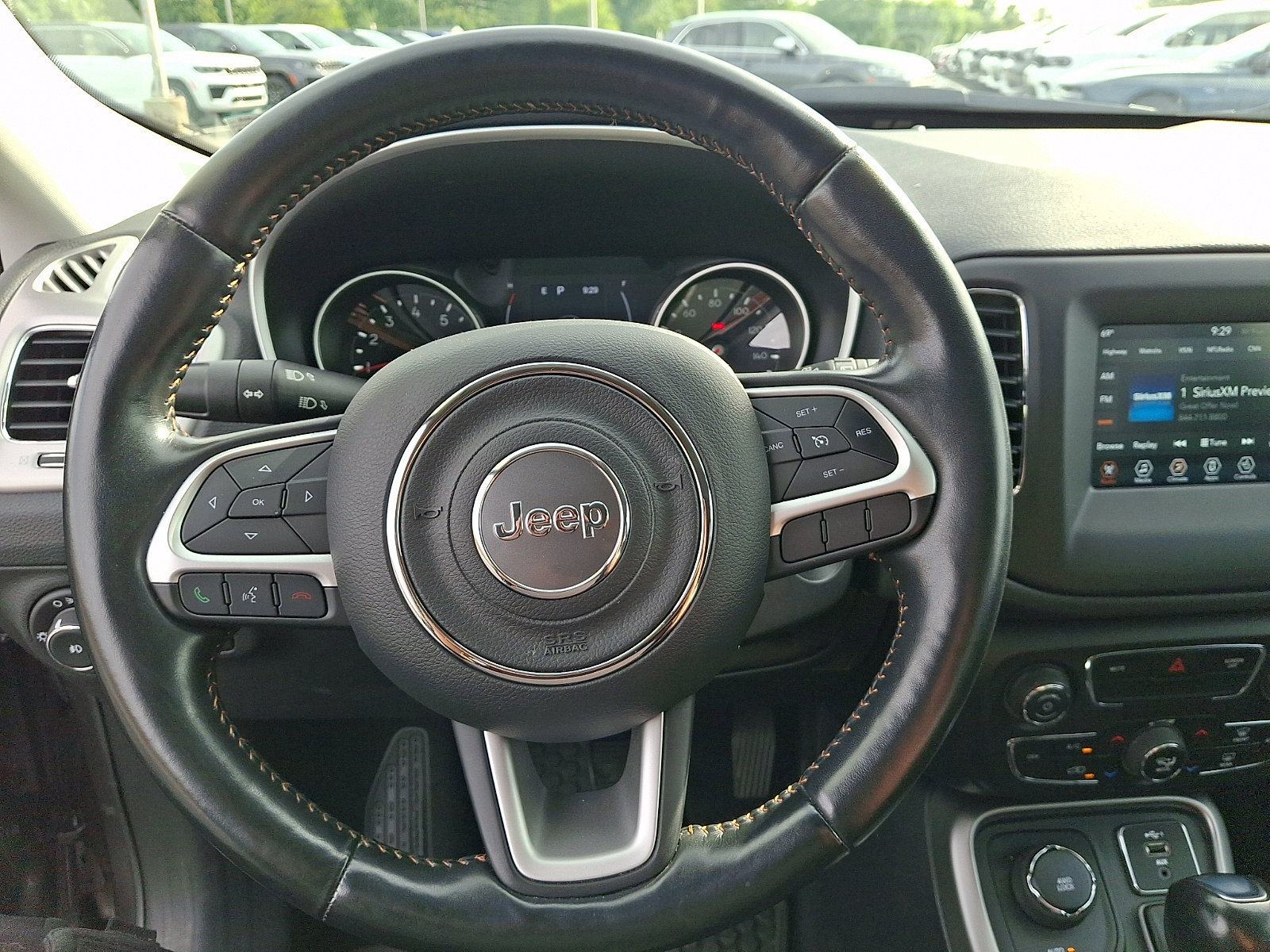 Used 2020 Jeep Compass Latitude w/ Cold Weather Group AWD/4WD image 18