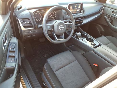 Used 2024 Nissan Rogue SV image 14