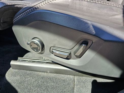 Used 2025 Volvo XC90 T8 Ultra w/ Protection Package image 21