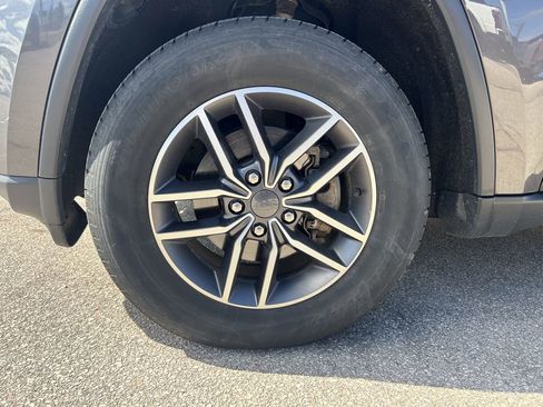 Used 2020 Jeep Grand Cherokee Laredo w/ Quick Order Package 2BN North image 31