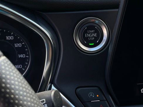 Used 2025 Chevrolet Blazer LT FWD image 16