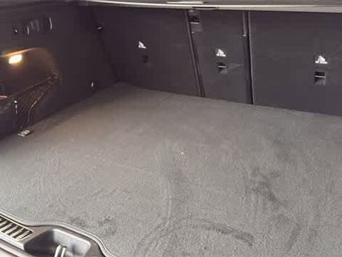 Used 2025 Mercedes-Benz GLC 300 4MATIC image 88