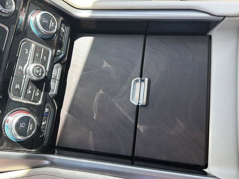 Used 2023 GMC Yukon Denali image 18