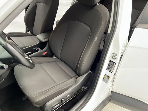 Used 2024 Hyundai Kona SEL AWD/4WD image 11