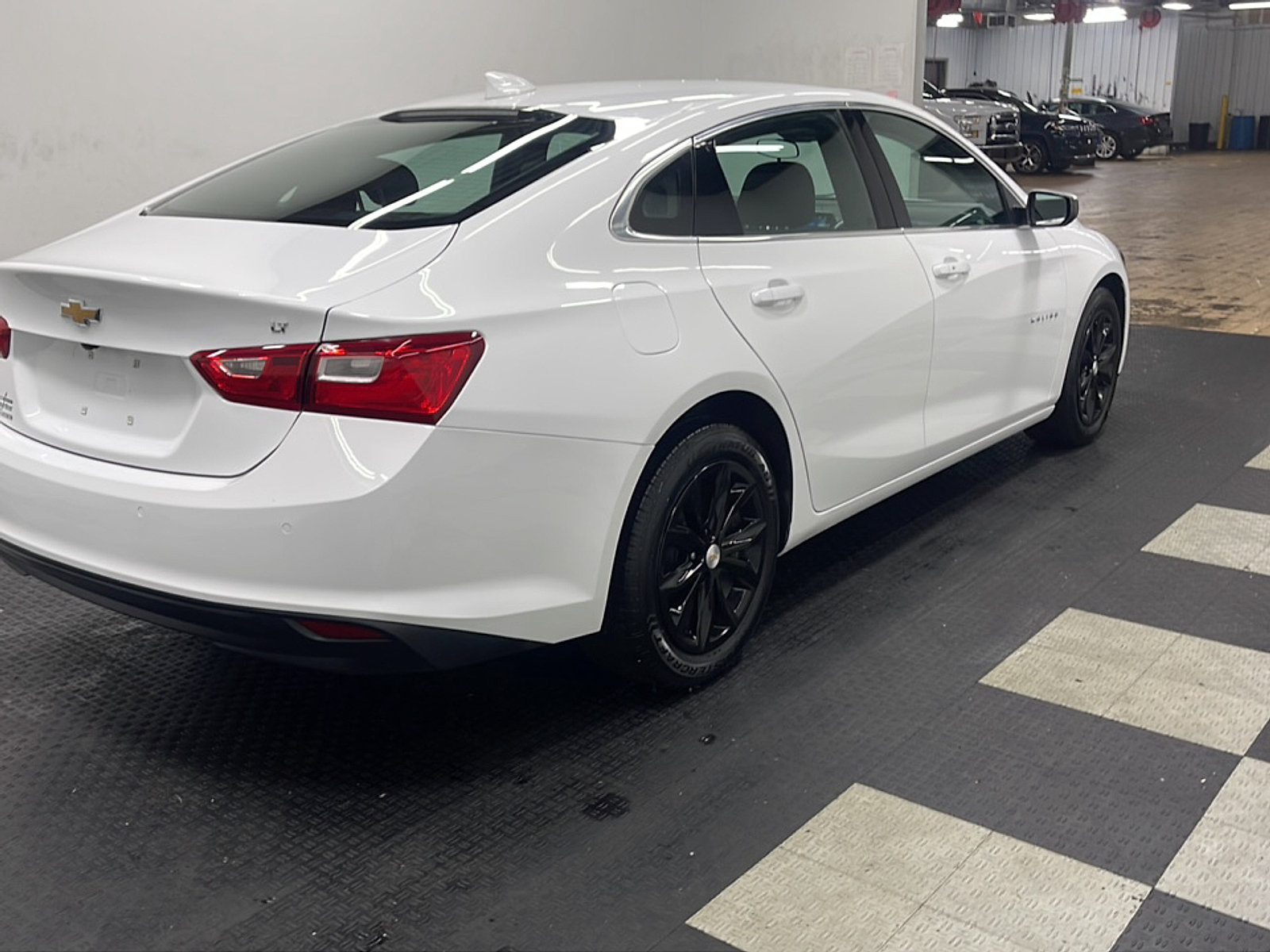 Used 2024 Chevrolet Malibu LT FWD image 17