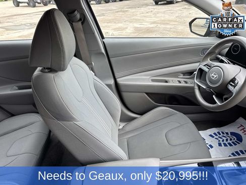 Used 2025 Hyundai Elantra SEL FWD image 23