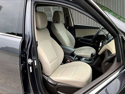 Used 2017 Hyundai Santa Fe Sport FWD image 8